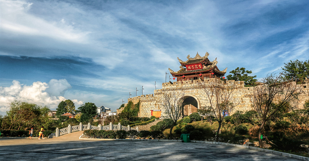 贵州天河潭 花溪湿地公园一日游(含午餐 门票 车)/青岩古镇