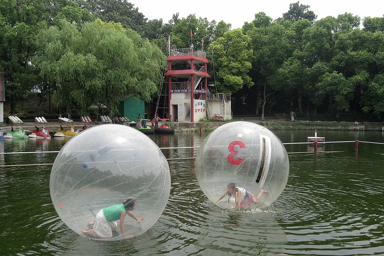水上漂球旅游