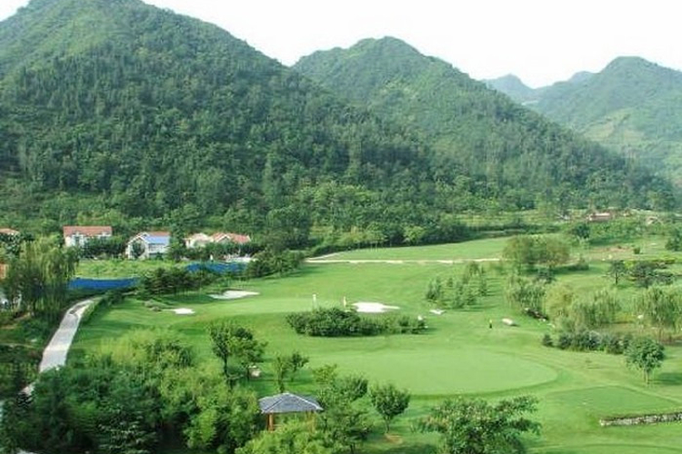 西安亚建高尔夫球场旅游