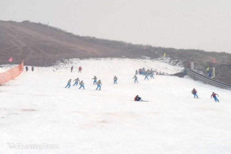 望海楼极地滑雪场旅游