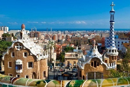 在西班牙巴塞罗那长大,2代华裔,巴塞罗那salle