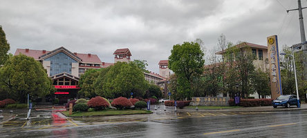 【酒店套餐】自由行&亲子优选  英山洪广毕昇温泉酒店+2人早餐+2张英山洪广毕昇温泉门票(无限次入园）