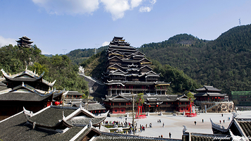 重庆乌江龚滩旅游度假区+乌江画廊+蚩尤九黎城一日游【8人小团+乘坐乌江画廊游船+逛古镇+逛苗寨】