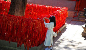 北京红螺寺一日游【赠电子精讲导览+祈福红飘带◆天天发团◆可选五环内接◆5小时纯玩】