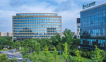 【酒店套餐】上海东江明城（免费游泳池）+迪士尼门票+疯狂动物城+中西自助早餐+酒店至迪士尼接送