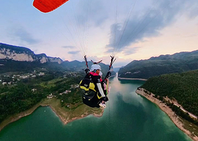 贵阳easy滑翔伞飞行俱乐部【赠送空中视频摄像/教练一带一滑翔伞飞行体验】