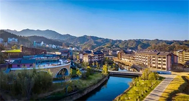 【酒店套餐】大别山陡沙河温泉小镇住宿1晚+2张御香泉门票+双人早餐