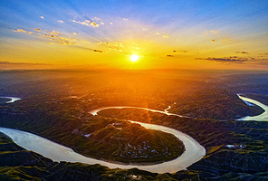 延川黄河乾坤湾景区+梁家河村+文安驿镇一日游【上门接送+纯玩无购物+2人起发团】