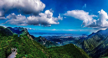 庐山风景名胜区+三清山风景区+景德镇中国陶瓷博物馆+婺源篁岭景区四日游【赠游鄱阳湖•送3早+4正餐•纯玩团】