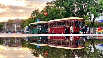 前门大街老北京仿古“铛铛车”日景观光游 — 看景、拍照、听讲解，打卡天安门广场、故宫、王府井、长安街等景观