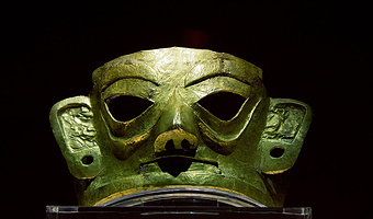 三星堆博物馆+人工讲解2.5小时资深讲师 · 无线高清耳麦