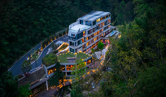 【官方热卖】近江南天池滑雪场★安吉安蓝大溪汤泉度假酒店1晚|享溶洞汤泉，可选单房|江南天池滑雪场|观音堂滑雪场