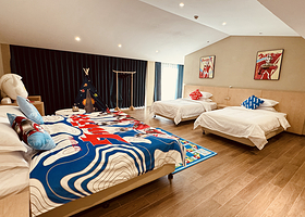 【酒店套餐】婺女洲度假区财神岛酒店亲子房+门票3张+遇见婺源演出票3张+游船票3张+打铁花+射箭+免费停车