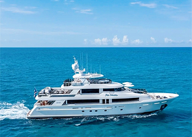 深圳大梅沙湾游艇会