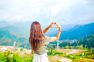 温州楠溪江+丽水古街+楠溪江漂流一日游【含特色午餐、体验水上竹筏漂流、游览秀美丽水古街、品质纯玩无购物 】