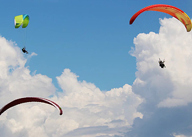 贵阳国际滑翔伞飞行基地一日游【贵阳十里画廊滑翔伞/赠送摄影/极限运动/官方直营/专业教练】