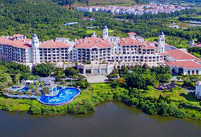 【酒店套餐】高明碧桂园凤凰酒店2天1晚+2大1小自助早餐+盈香心动乐园门票2张