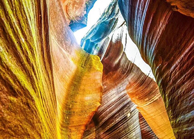 甘泉大峡谷一日游【西安出发： 世界活丹霞、中国梦之谷】