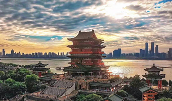 南昌汉代海昏侯国遗址公园+滕王阁+八一起义纪念馆一日游【去哪优选+含海昏侯门票讲解+天天发班】