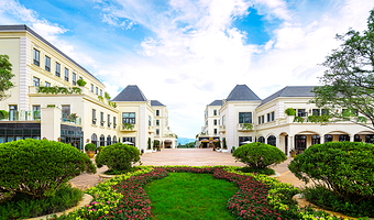 【酒店套餐】昆明古滇度假酒店1晚+双人（七彩云南欢乐世界/古滇温泉含1餐）2选1门票+双人早餐（套餐任选）