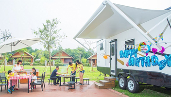 【酒店套餐】美的鹭湖汽车主题酒店住宿1晚+双人自助早餐+双人无限次半山汤谷