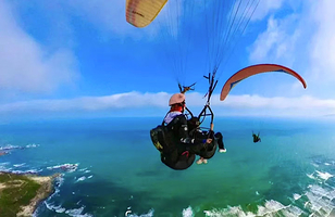 惠州双月湾海景滑翔伞俱乐部一日游【惠州双月湾滑翔伞/海景滑翔伞/高空飞行/专业教练一带一】