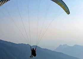 南宁六景霞义山滑翔伞基地一日游【六景霞义山滑翔伞/专业教练一对一】