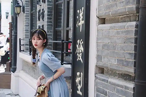 【私家团】郑州建业电影小镇+二七纪念塔+河南博物院一日游【郑州一日游私家团 行程可调整+人工讲解】