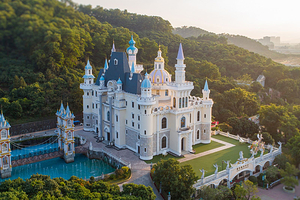 【酒店套餐】维也纳酒店（东莞龙凤山庄店）1晚+龙凤山庄影视度假村观光票（可选人群）