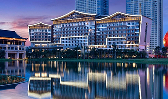 【不限雪道】广州热雪奇迹不限时滑雪+景区酒店2选1+自助早餐