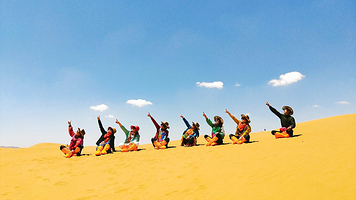 宁夏旅游腾格里沙漠含门票6人小团腾格里沙漠沙坡头影视城二日游【6人嗨小团/纯玩无购物/上门接送/含门票】