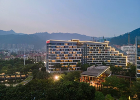 【酒店套餐】深圳大梅沙京基海湾大酒店住1晚+2人早餐+2人下午茶/愿望塔/深海环境门票3选1+可选购2人晚餐