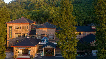 【周末不加价】景区内住宿，可开车上山丨莫干山皇后饭店或芦花荡饭店+双人莫干山风景名胜区门票2日畅玩+双早