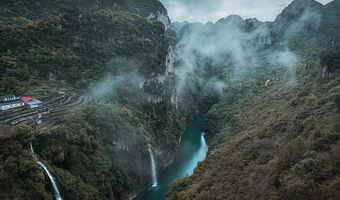 黄果树景区+青岩古镇+荔波小七孔景区+西江千户苗寨四日游