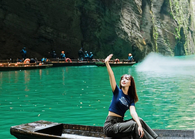 恩施大峡谷+腾龙洞风景区+屏山峡谷+恩施大清江景区+狮子关旅游区+鹿院坪+恩施梭布垭石林景区+宣恩贡秀一日游