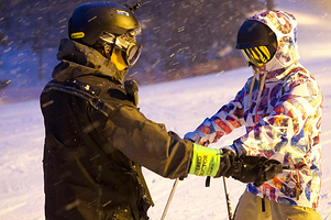 北海道富良野滑雪场单/双板中/英文滑雪课程$专业教练带你飞驰雪道$解锁冬日雪域秘境