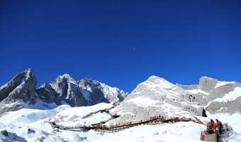 丽江玉龙雪山+蓝月谷一日游【6-8人团 | 可自选景点云杉坪索道/冰川公园大索道/牦牛坪中索道C】