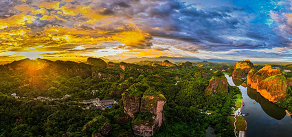 【酒店套餐】龙虎山庄酒店1-2晚+龙虎山风景名胜区2日门票2张(含观光车不限次乘坐)+泸溪河竹筏漂流票