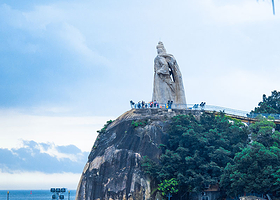 厦门鼓浪屿+菽庄花园+日光岩+万国建筑博览+港仔后沙滩+钢琴博物馆一日游【12人含午餐+门票+讲解+上门接送】
