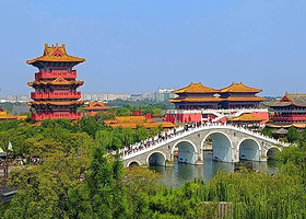 开封清明上河园+郑州只有河南·戏剧幻城+许昌曹魏古城三日游【特别赠送游览胖东来商场】