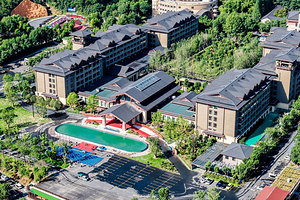 【官方热卖】湖州中南度假·东非草原酒店1晚+双人/三人+中南百草原+中南欧洲牧场观光火车票