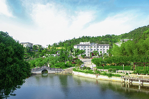 【近红山坞】宜兴氿悦沐心香村酒店1/2晚+双早+宜兴窑湖小镇门票可选+汉服体验+大觉寺+白塔村/近红山坞善卷洞
