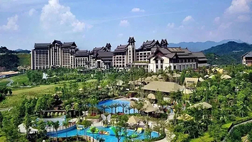 【酒店套餐】途惠·星缦度假酒店(佛冈熹乐谷九熹山店)+早餐+单次凤凰温泉+无动力乐园门票+电瓶车接送