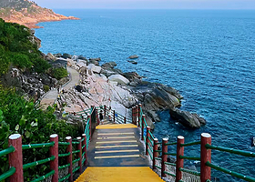 【私家团】惠州双月湾海龟湾+惠州巽寮湾磨子石公园+乌斯怀亚沙滩+玫瑰礼堂一日游<适合亲子家庭+情侣+东莞接送>