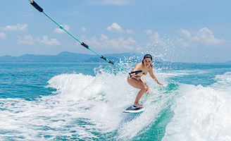 普吉海洋时光尾波冲浪俱乐部Seatime wakesurf【水上极限运动丨优选海域丨进口造浪设备丨包船服务】