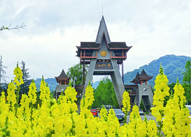 【酒店套餐】盛铂仕丹酒店（青城山景区高铁站店）1晚+青城山前山单次门票（可选人群）