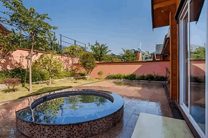 河源巴伐利亚温泉别墅+电动麻将+KTV+烧烤炉+厨房厨具+私家花园