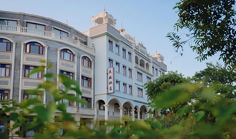 江门市赤坎古镇+看非遗打铁花沉浸式表演+赤坎长盛酒店住宿+2人/2大1小早餐+门票套餐