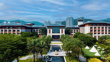 深圳金沙湾佳兆业万豪酒店高级房1间1晚+2大1小自助早餐+1大1小萌宠乐园+小火车