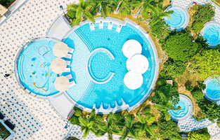 畅玩数公里威尼斯泳道云浮新兴悦天下森林秘境酒店2天1晚自助早餐温泉